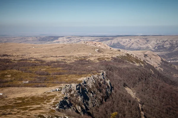 Lente in Krim bergen — Stockfoto
