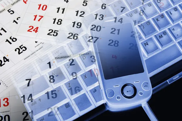 Smartphone und Kalender — Stockfoto