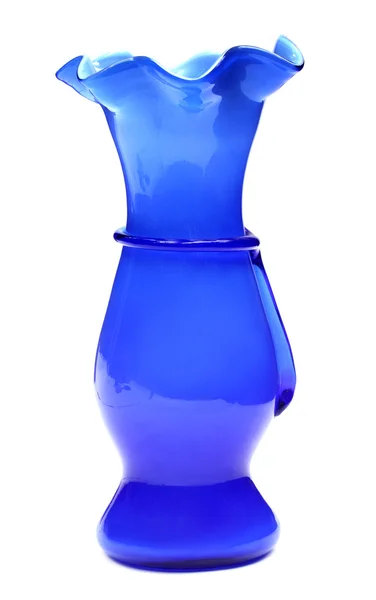 Голубая ваза на белом фоне — стоковое фото