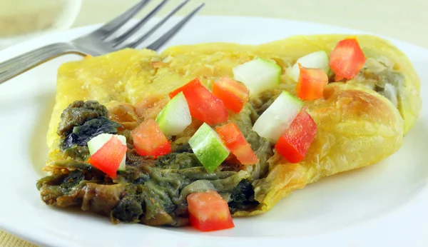 Rinderparotta mit Salat — Stockfoto