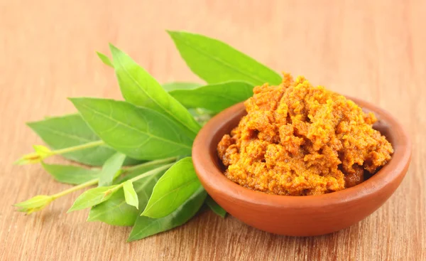 Turmeric with Henna leaves — Stock Photo, Image