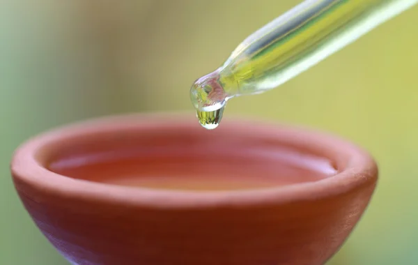 Gotero con cerámica — Foto de Stock