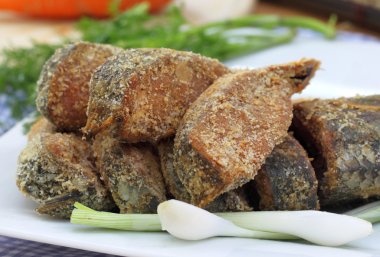 closeup çiğ sebze ilish balıkla korunmuş