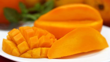 Dilimlenmiş mango