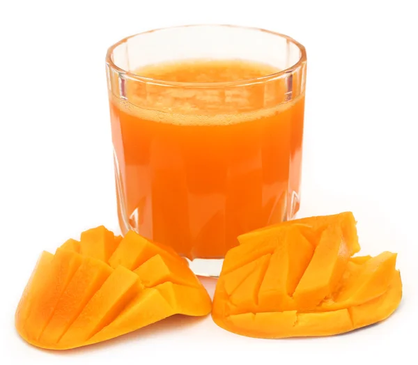 Succo di mango con frutta a fette — Foto Stock