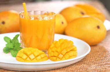 mango suyu meyve ile