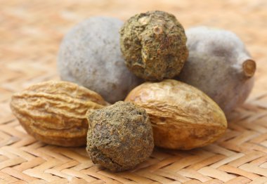 triphala, Ayurveda meyve bir arada