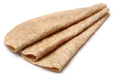 Beyaz arkaplanda izole edilmiş tortilla ekmeği