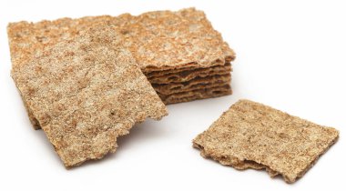 Beyaz arka plan üzerinde susam ile Crispbread