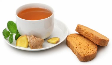 Farklı otlar ve malzemelerle bitki çayı ve kahvaltı olarak tost.