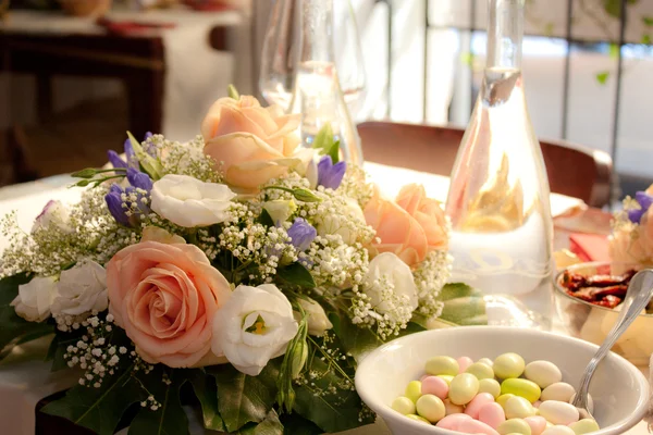 Düğün masaya çiçek