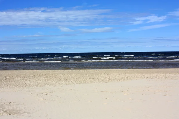 Vista para a praia do Mar Báltico, Letónia — Fotografia de Stock