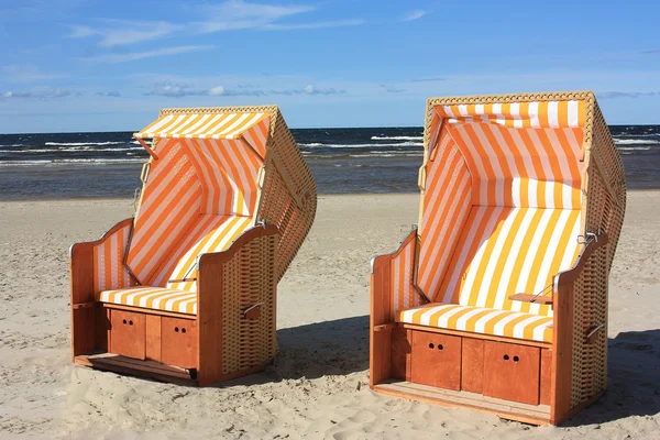 Strand szék-a strandon, a Balti-tenger, Lettország — Stock Fotó