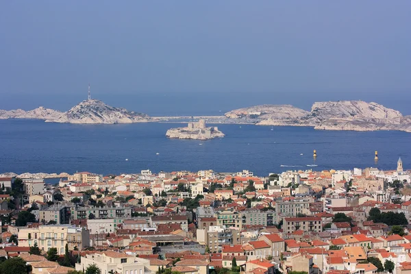 Vista de la ciudad de Marsella y la bahía de Marsella, Francia — Foto de Stock