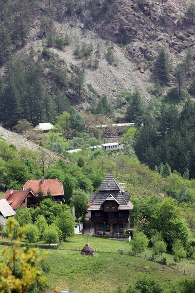 Mokra Gora es una villa en Serbia — Foto de Stock