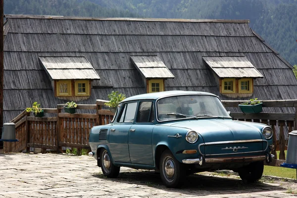 Sırbistan'daki Mokra Gora yakınındaki Köyü Drvengrad (Kustendorf) — Stok fotoğraf