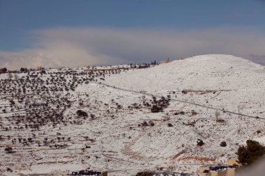 Kudüs 'te ve etrafındaki dağlarda kar var.