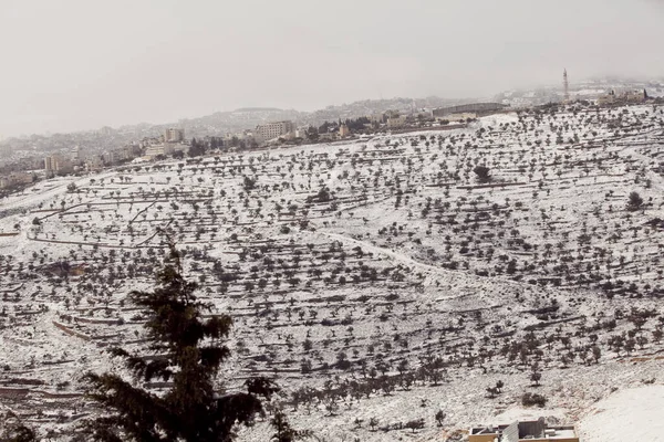 Kudüs 'te ve etrafındaki dağlarda kar var.