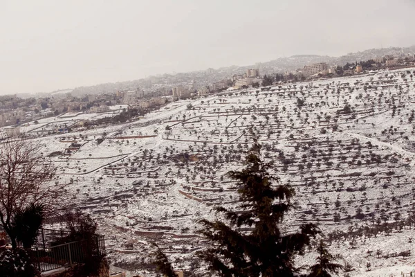 Kudüs 'te ve etrafındaki dağlarda kar var.