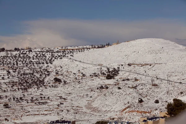 Kudüs 'te ve etrafındaki dağlarda kar var.