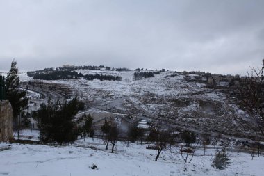 Kudüs 'te ve etrafındaki dağlarda kar var.