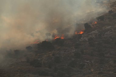 Hava Çekici AT-802 İtfaiye uçakları