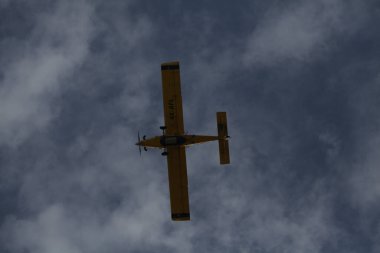 Hava Çekici AT-802 İtfaiye uçakları