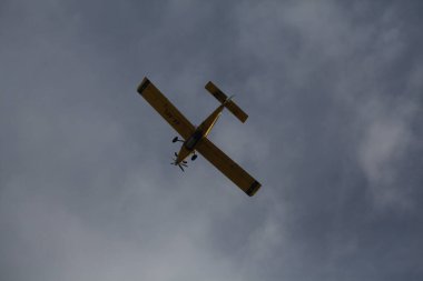 Hava Çekici AT-802 İtfaiye uçakları