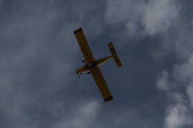 Hava Çekici AT-802 İtfaiye uçakları