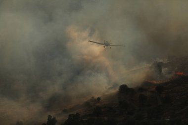 Hava Çekici AT-802 İtfaiye uçakları