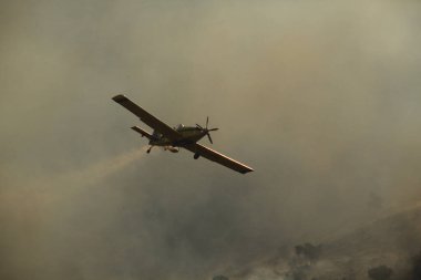 Hava Çekici AT-802 İtfaiye uçakları