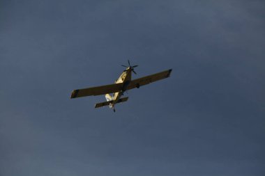 Hava Çekici AT-802 İtfaiye uçakları