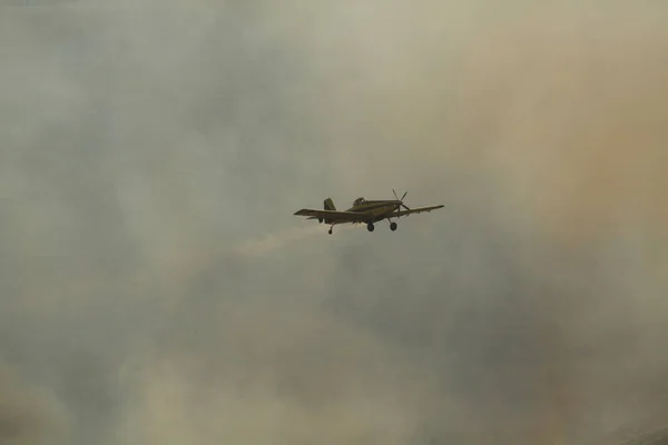 Hava Çekici 802 Tfaiye Uçakları — Stok fotoğraf