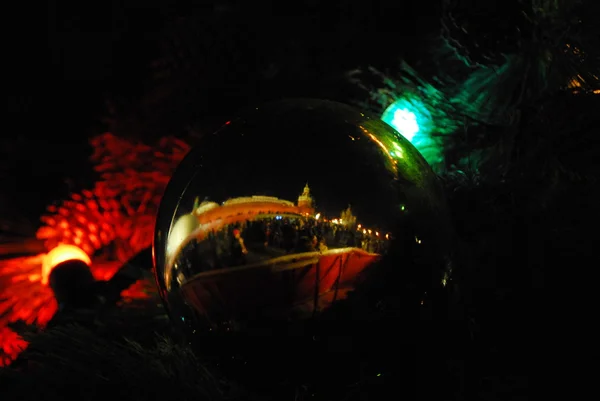 Russian kremlin mirrored in christmass ball — Stock Photo, Image