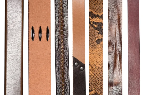 Primer plano de varios cinturones de cuero — Foto de Stock