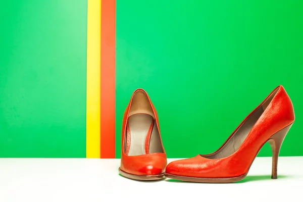 Paar rote High Heels — Stockfoto