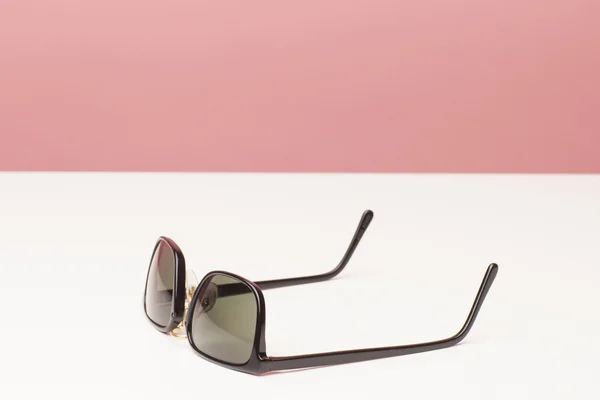 Hnědé sluneční brýle — Stock fotografie
