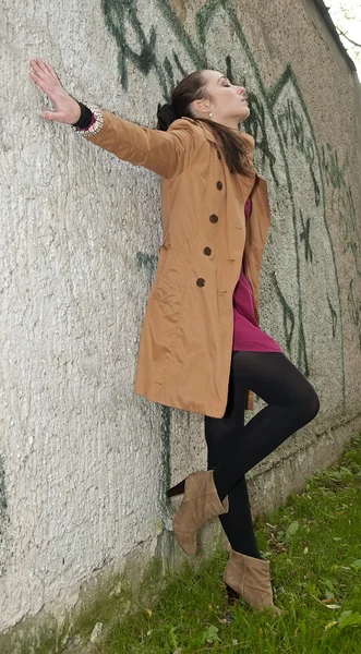 düşünceli genç kadın