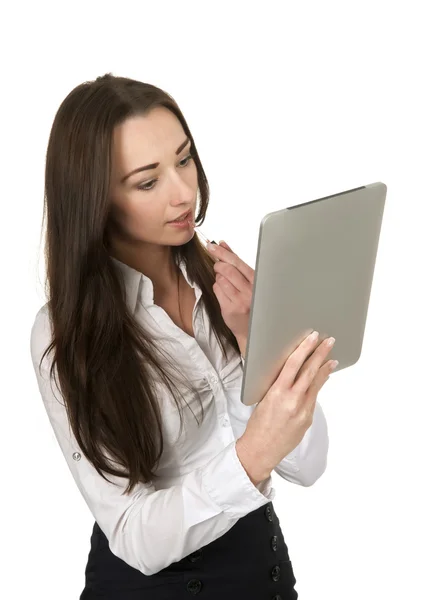 Zakenvrouw met digitale Tablet PC applaying lipgloss — Stockfoto