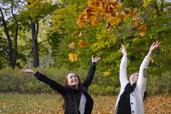 Laughign girlfriends — Stock Photo, Image