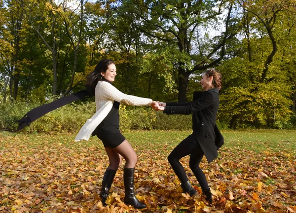 Mujeres bailando —  Fotos de Stock