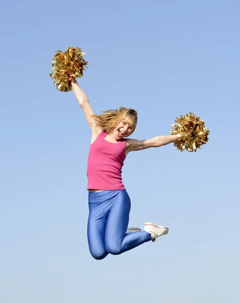 啦啦队长跳pom-pom girl jumpimg — 图库照片