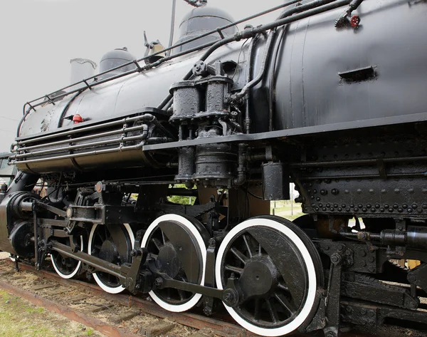 Alte Dampflokomotive links — Stockfoto