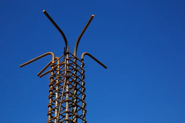 Barras de refuerzo en el cielo — Foto de Stock