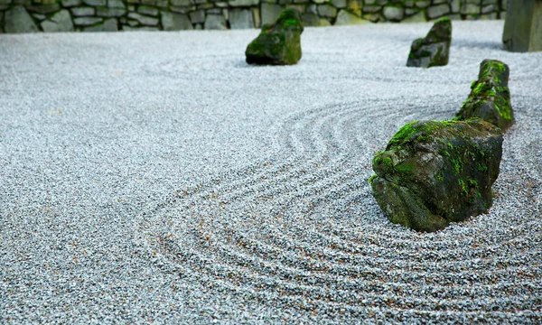 Zen-Garten an dunklen Tagen lizenzfreie Stockfotos