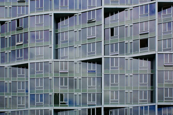 Fasada budynku urzędu nieregularne — Zdjęcie stockowe