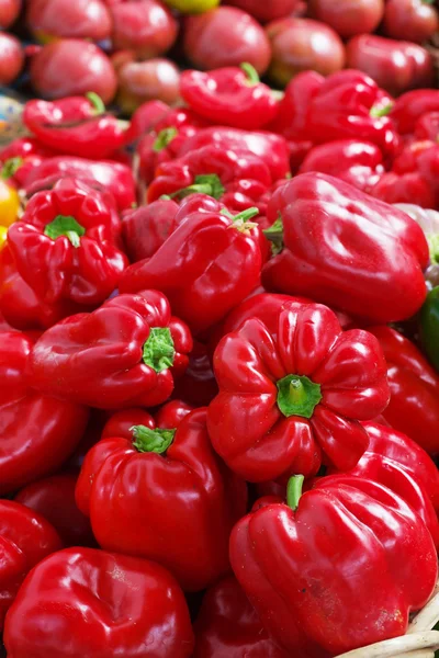 Tumpukan Red Bell Peppers — Stok Foto