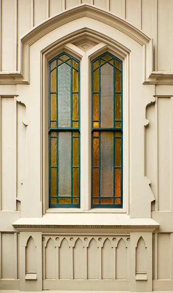 Simpele gebeitst kerk window — Stockfoto