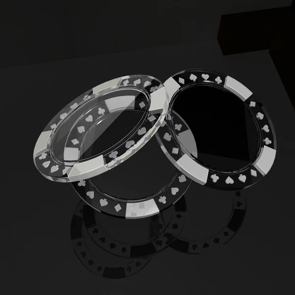Стеклянные фишки для покера с отражением на черном столе — стоковое фото