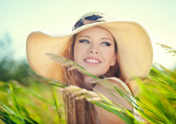 Chica en sombrero — Foto de Stock